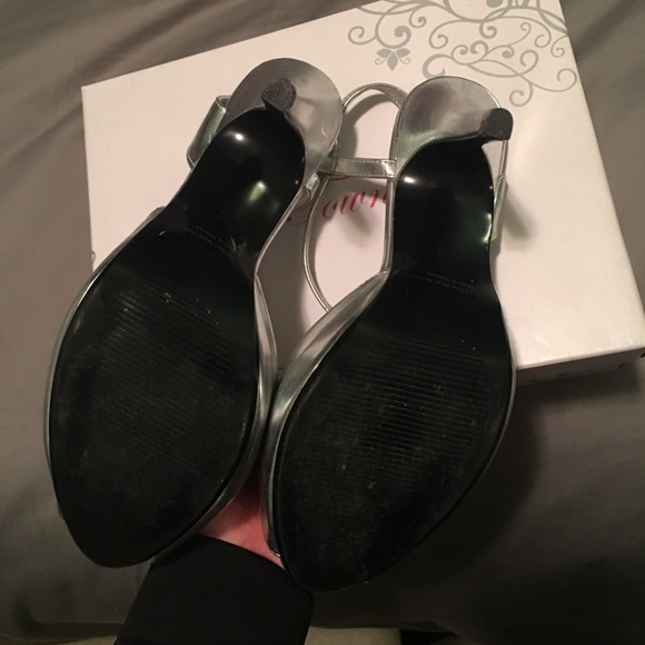 Lulu Townsend silver peep toe heel - Picture 4 of 6